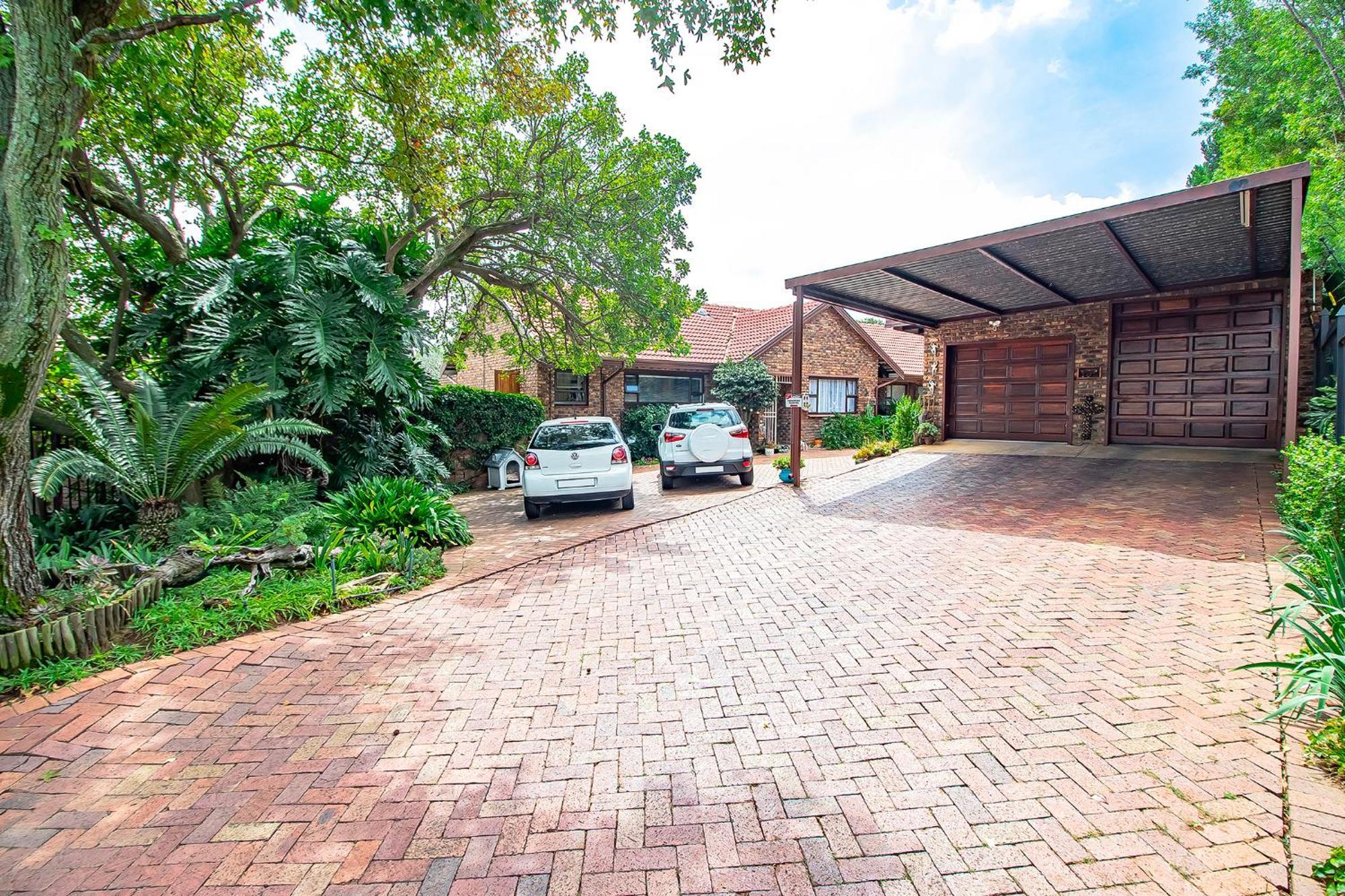 Leozet Self Catering Apartment Pretoria Exterior photo