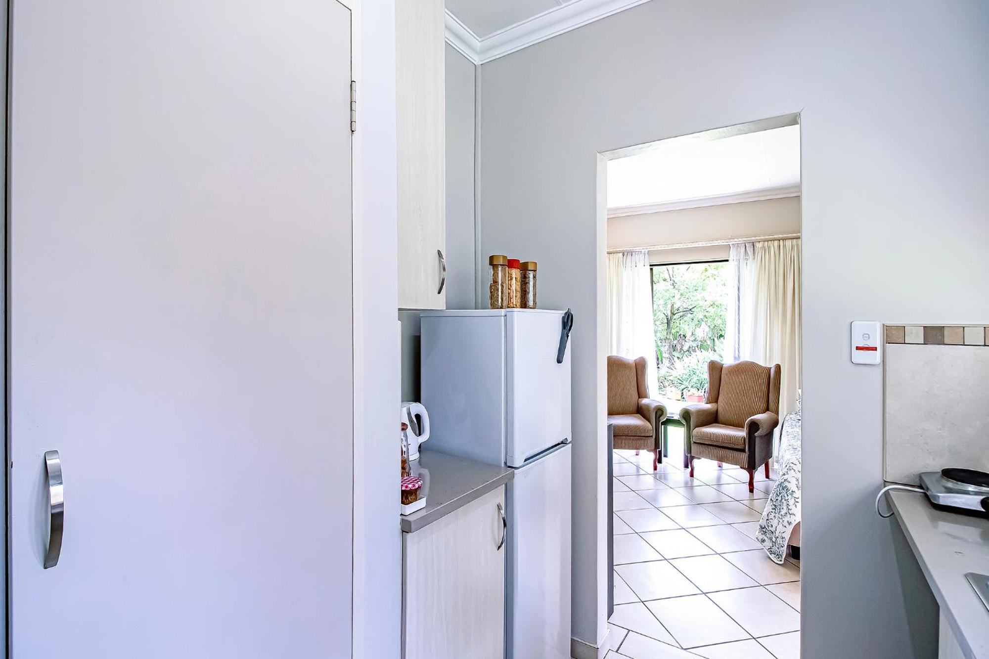 Leozet Self Catering Apartment Pretoria Exterior photo