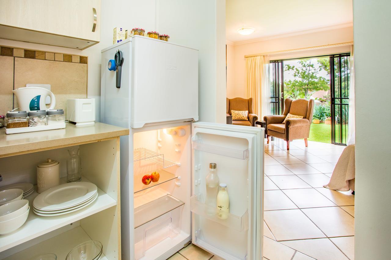 Leozet Self Catering Apartment Pretoria Exterior photo