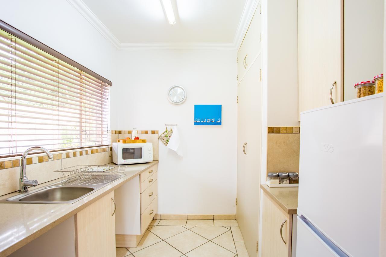 Leozet Self Catering Apartment Pretoria Exterior photo